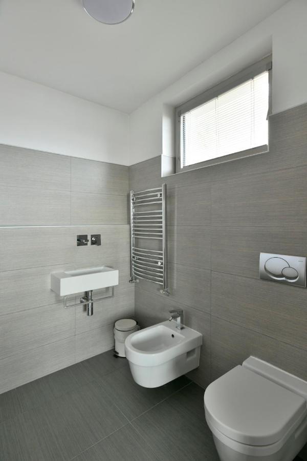 River View Apartments Hotel Bratislava Exterior foto
